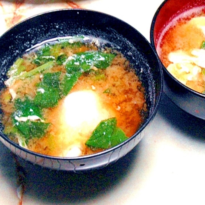 ボリューミー?ほうれん草と落とし玉子の味噌汁♪